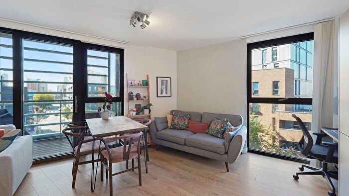 1 Bedroom Flat For Sale In Radial Avenue, London, E14