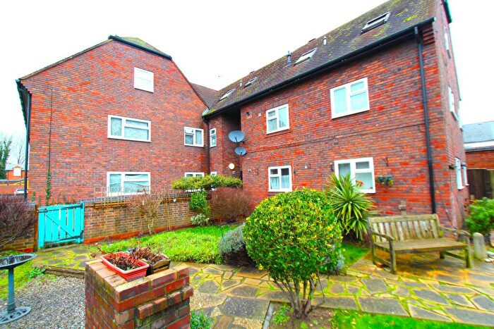 1 Bedroom Flat To Rent In Brock Gardens, Reading, RG30