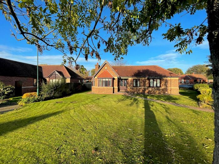 Houses for sale & to rent in NE34 8AD, Park Avenue, Cleadon Park South