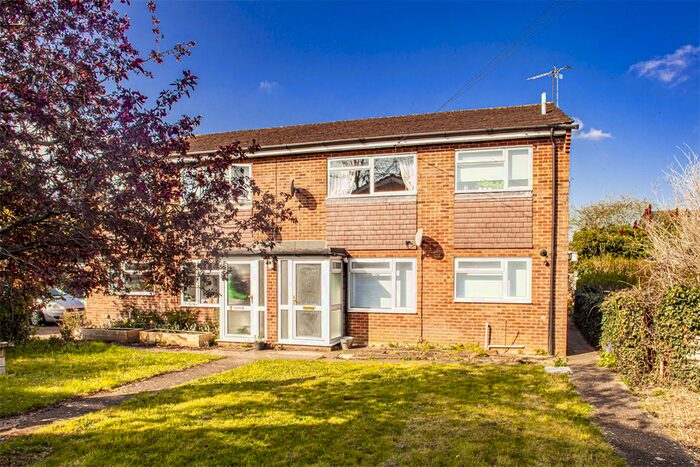2 Bedroom Flat For Sale In Westview, Pangbourne On Thames, RG8