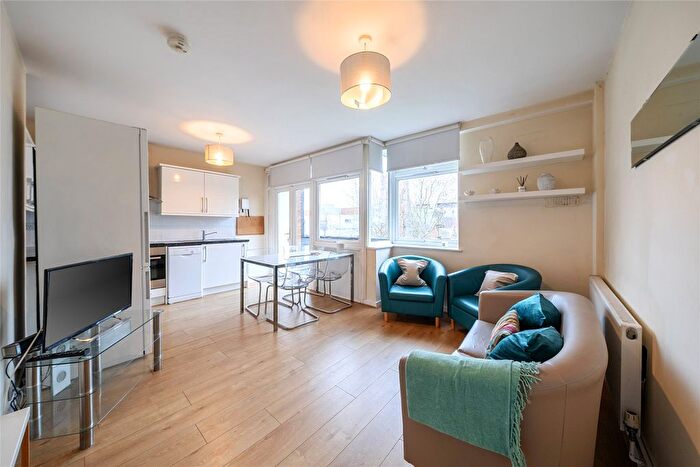 4 Bedroom Flat For Sale In Streatham High Road, London, SW16