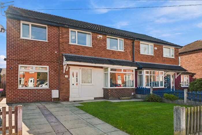 4 Bedroom Semi-Detached House For Sale In Boscombe Avenue, Eccles, M30