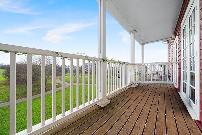 2 Bedroom Flat For Sale In Lewiston Close, Worcester Park, KT4
