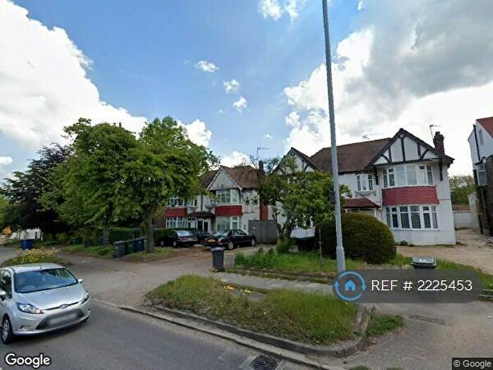 3 Bedroom Semi-Detached House To Rent In Watford Way, London, NW4