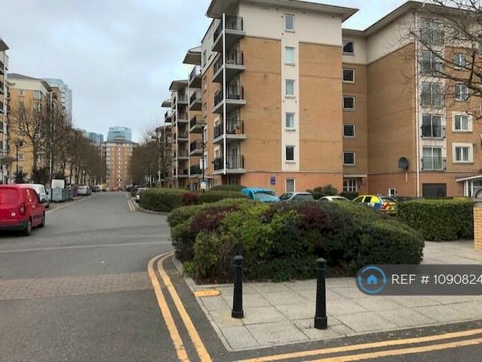3 Bedroom Flat To Rent In Newport, London, E14