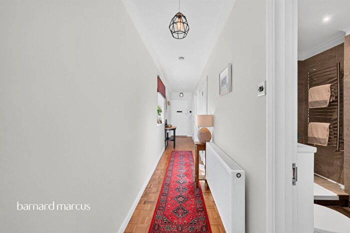2 Bedroom Flat For Sale In Stanley Road, Sutton, SM2