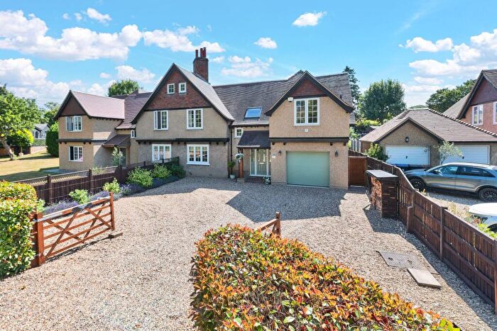 4 Bedroom Semi-Detached House For Sale In The Penns, Barkway, SG8
