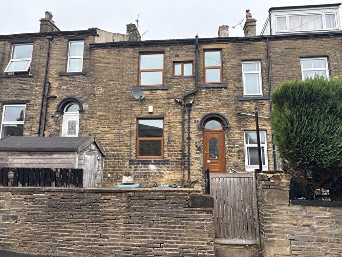 3 Bedroom Terraced House To Rent In Moulson Terrace, Longhouse Lane, Denholme, Bradford, BD13