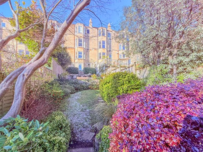 1 Bedroom Apartment For Sale In Belgrave Crescent, Bath, BA1