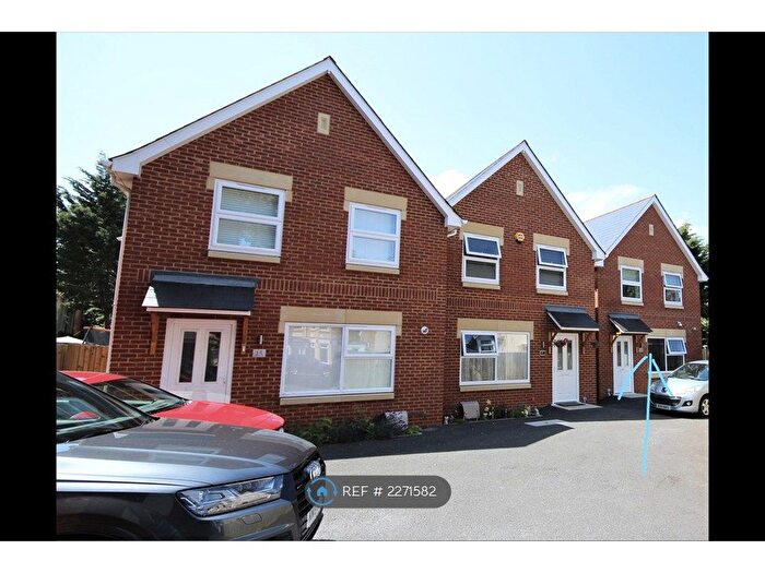 3 Bedroom Detached House To Rent In Walpole Road, Bournemouth, BH1