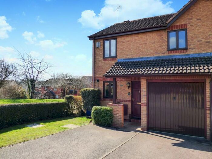3 Bedroom End Of Terrace House To Rent In Parklands, Banbury, OX16