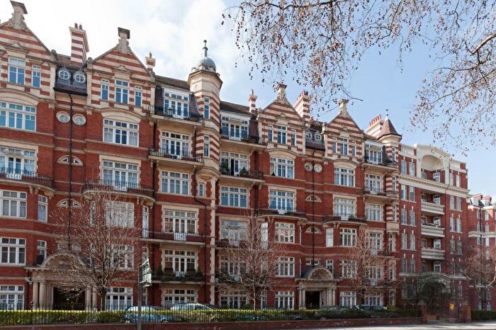 2 Bedroom Flat For Sale In Alexandra Court, Little Venice, W9