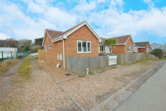 2 Bedroom Bungalow To Rent In West Front Road, Pagham, PO21