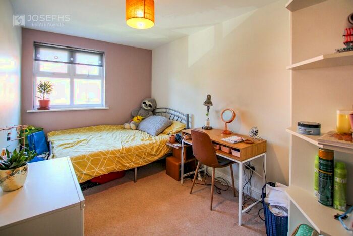 2 Bedroom Apartment To Rent In Thomasson Court, Bolton, Greater Manchester, BL1