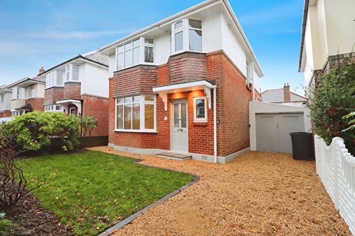 3 Bedroom Detached House For Sale In Huntvale Road, Bournemouth, BH9
