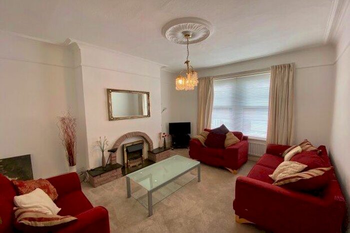 2 Bedroom Flat To Rent In Gosforth, Newcastle Upon Tyne, NE3