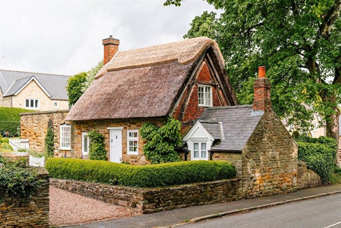 1 Bedroom Detached House For Sale In Thatched Cottage, Main Road, Heath, Chesterfield, S44