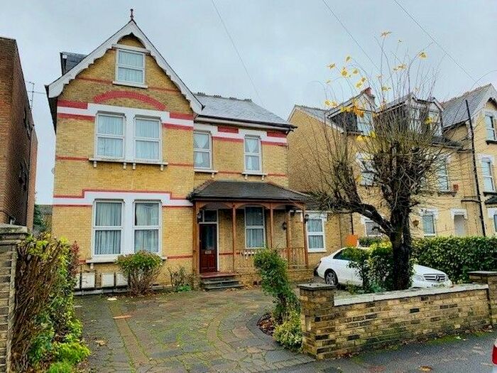 2 Bedroom Flat To Rent In Dunheved Road North, Thornton Heath, CR7