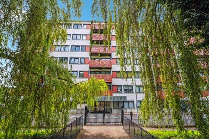 2 Bedroom Flat For Sale In London Road, High Wycombe, HP11
