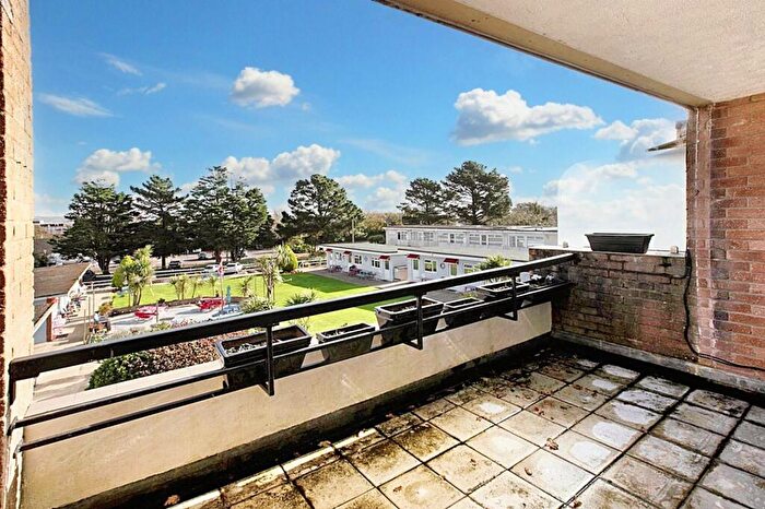 1 Bedroom Flat For Sale In Dawlish Warren, Dawlish, EX7