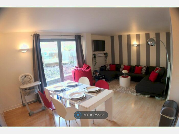 2 Bedroom Flat To Rent In Deals Gateway, London, SE13