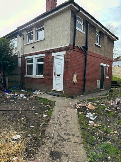 3 Bedroom Semi-Detached House To Rent In Mossdale Avenue, Bradford, West Yorkshire, BD9