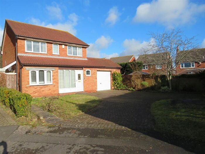 4 Bedroom Detached House To Rent In Cutshill Close, Castle Bromwich, Birmingham, B36