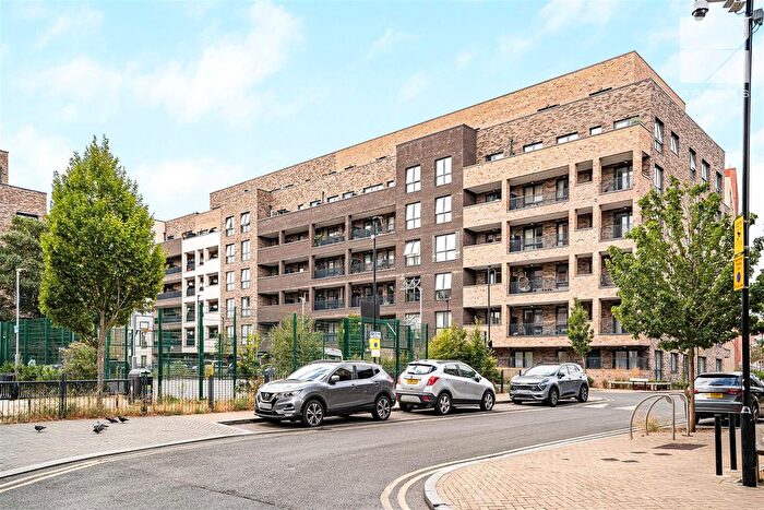 1 Bedroom Flat For Sale In Clarkson Crescent, London, E17