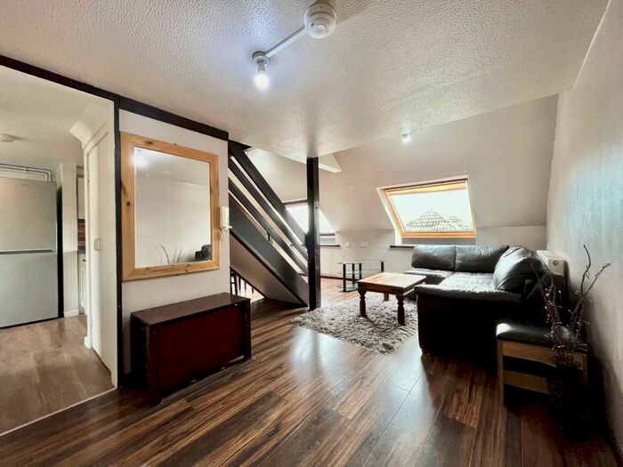 2 Bedroom Flat To Rent In Frosthole Close, Fareham, PO15