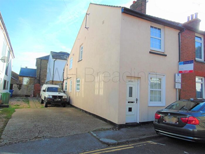3 Bedroom House To Rent In Union Street, Faversham, ME13