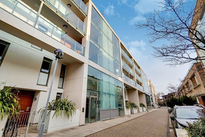1 Bedroom Flat For Sale In Printers Road, Oval, London, SW9