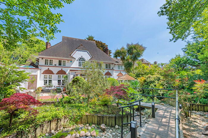 6 Bedroom Detached House For Sale In Fife Road, London, SW14