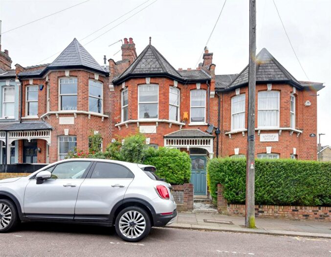 2 Bedroom Flat To Rent In Durham Road, East Finchley, N2