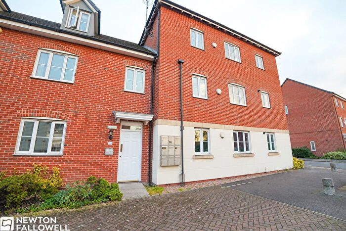 2 Bedroom Flat For Sale In Waterfields, Retford, DN22