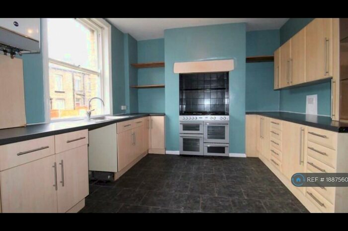 2 Bedroom Terraced House To Rent In Emscote Place, Halifax, HX1