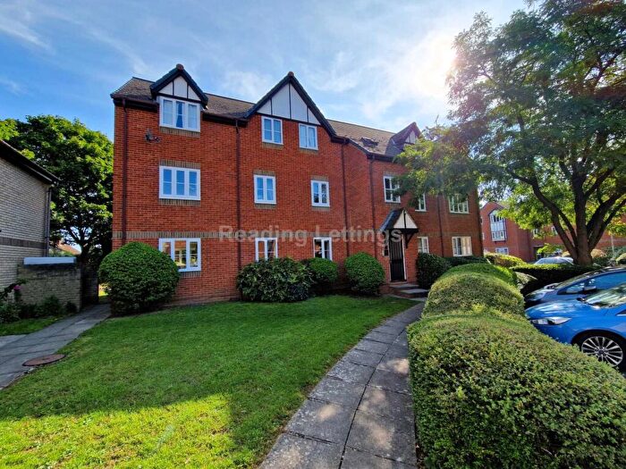 2 Bedroom Flat To Rent In Rembrandt Way, Reading, RG1