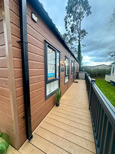 2 Bedroom Caravan For Sale In Perowne Way, Sandown, PO36