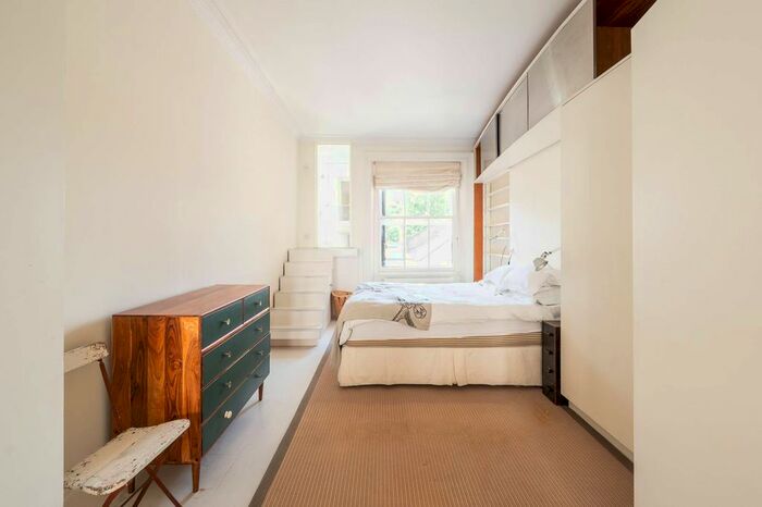 1 Bedroom Flat To Rent In Kensington Gardens Square, Bayswater, London, W2