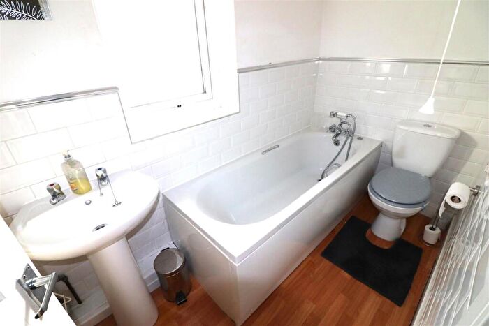2 Bedroom Apartment To Rent In North Seaton Road, Newbiggin-By-The-Sea, NE64