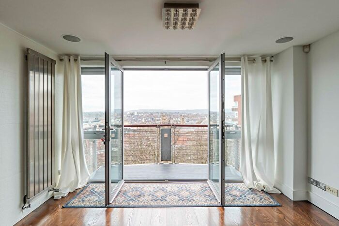 2 Bedroom Flat For Sale In The Panoramic, Park Row, City Centre, BS1