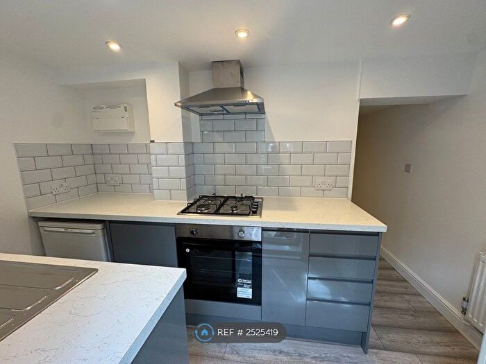 1 Bedroom Flat To Rent In Warmsworth Road, Doncaster, DN4