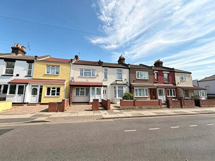 2 Bedroom House To Rent In Aberdeen Road, N18
