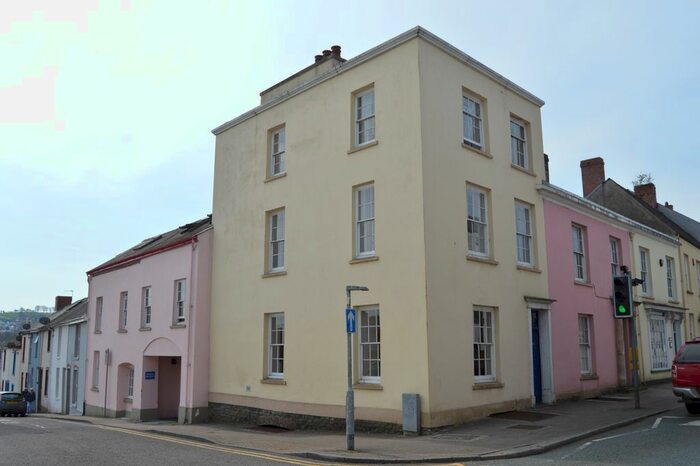 1 Bedroom Flat To Rent In Spilman Street, Carmarthen, SA31