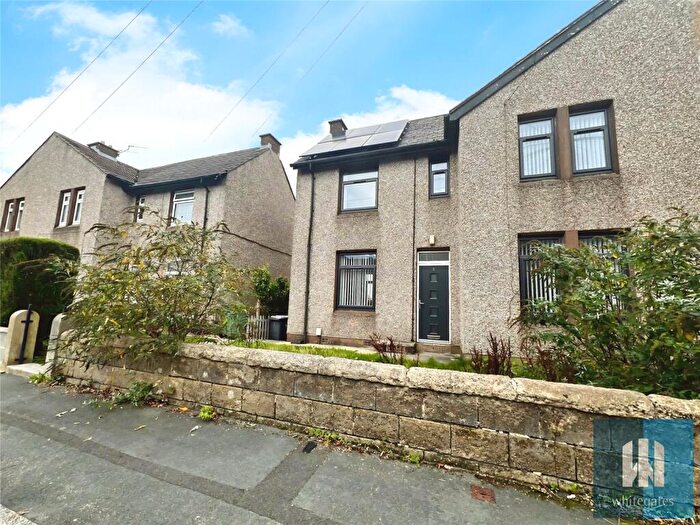 3 Bedroom Semi Detached House For Sale In Winget Avenue, Cowlersley, Huddersfield, HD4