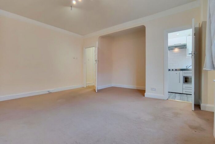 Studio To Rent In Upper Woburn Place, London, WC1H