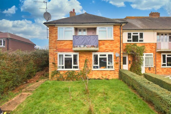 1 Bedroom Flat To Rent In Dundrey Crescent, Merstham, Redhill RH1