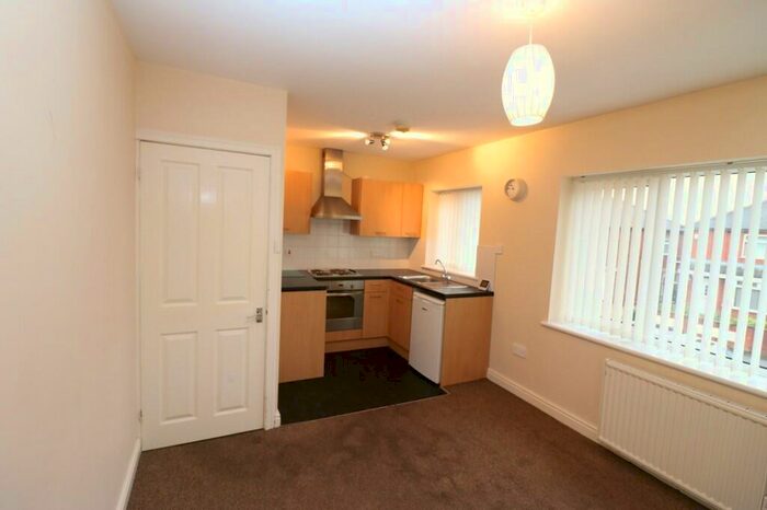 1 Bedroom Flat To Rent In Hardy Road, (Top Floor Flat), DN2
