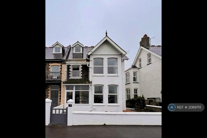 2 Bedroom Flat To Rent In Downs View, Bude, EX23