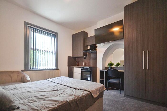 Studio To Rent In London Road, Reading, RG1