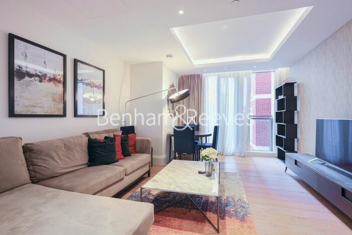 1 Bedroom Flat To Rent In Strand, Savoy House, WC2R